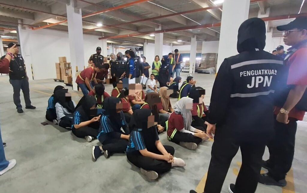 26 pekerja Indonesia ‘kantoi’ guna MyKad palsu