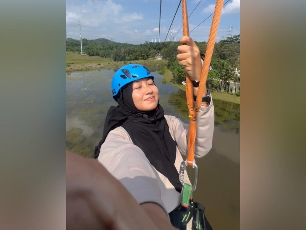 Zipline sepanjang 420 meter jadi terapi