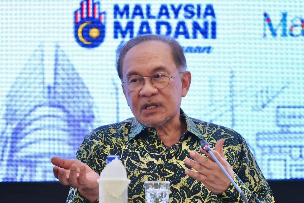 Malaysia tidak boleh selesa dengan prestasi ekonomi semasa – Anwar