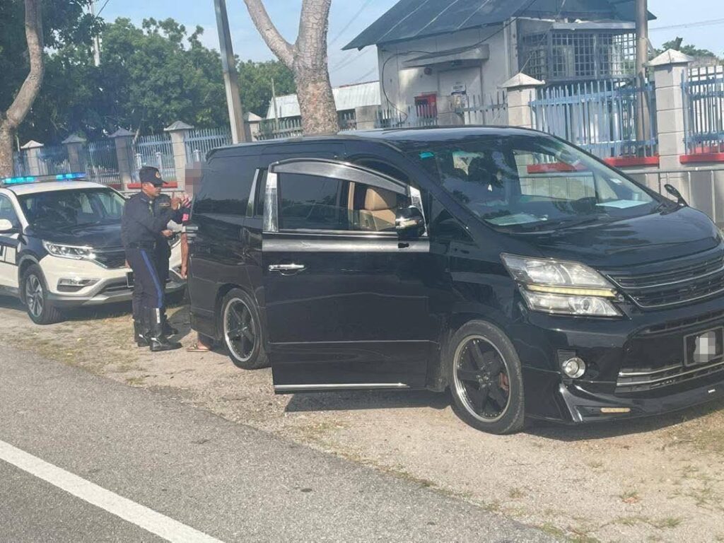 Lagak macam ‘Datuk’, Vellfire dipandu lelaki Rohingya disita