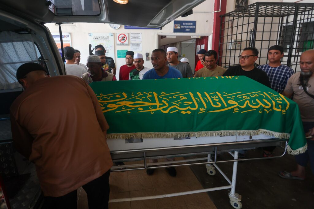 Nahas pelantar minyak: Dua jenazah dituntut keluarga