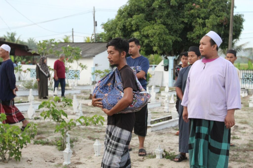 Majlis akikah cucu bertukar kenduri tahlil tiga ahli keluarga