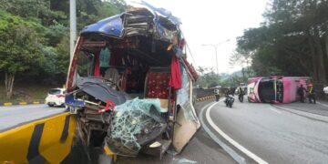 [VIDEO]  7 cedera, nahas dua bas persiaran, Aruz di Genting Highlands