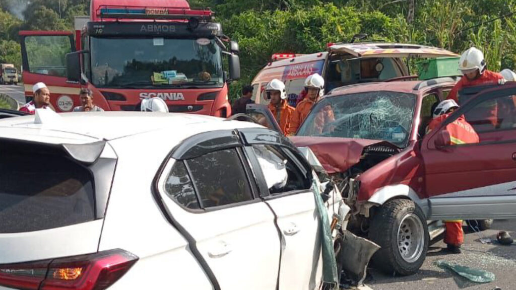 Dua maut nahas dua kenderaan di Kuala Krai