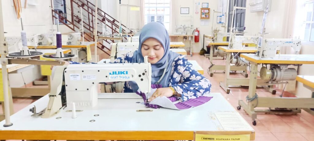 Belajar menjahit secara online melalui Pasak dan STeP