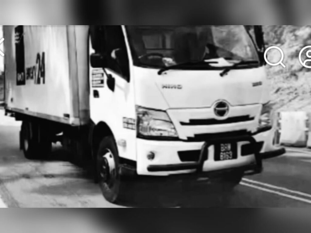 [VIDEO] ‘Nyaris terbabas elak lori memotong digarisan berkembar’