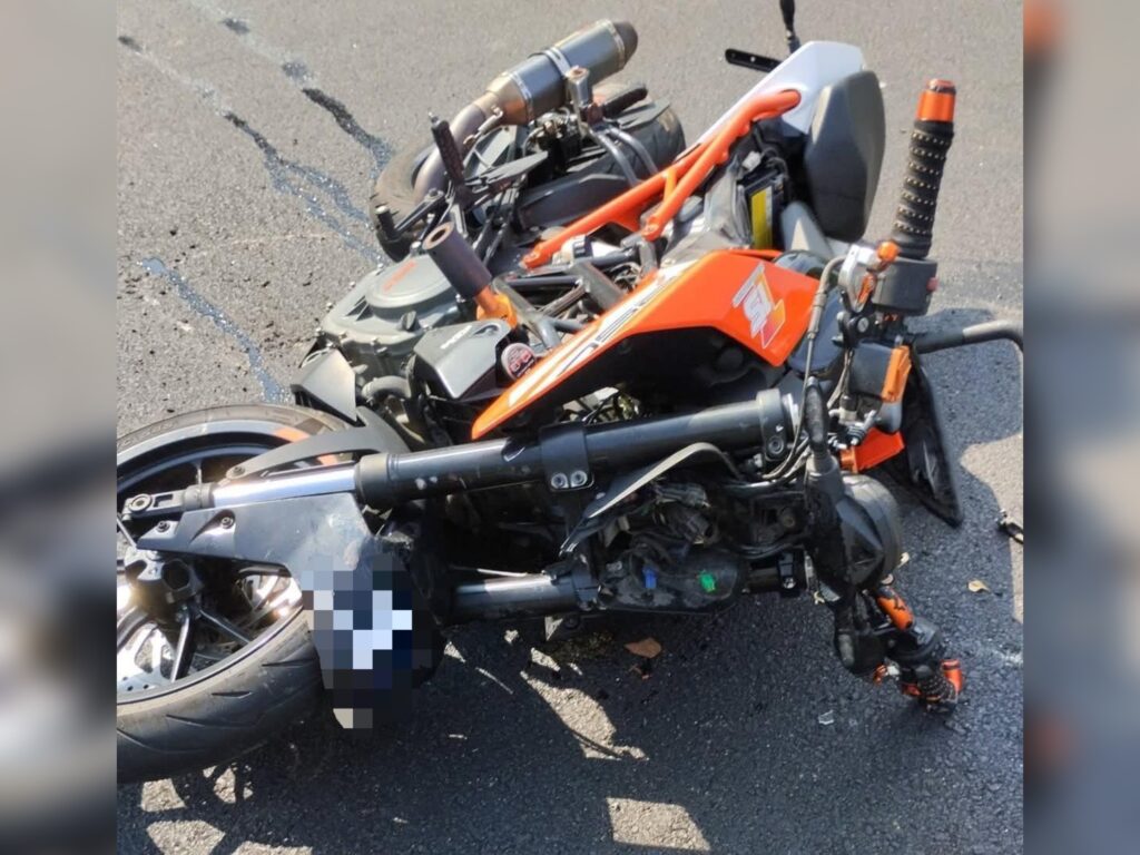 Pemandu lori maut, motosikal rempuh Perodua Myvi keluar simpang
