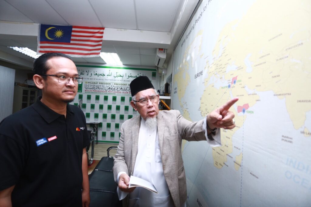 Jangan bedal duit sumbangan masyarakat