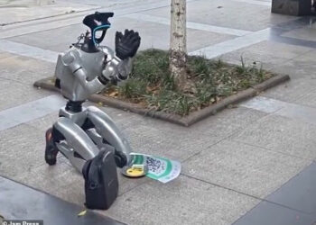 Robot minta sedekah, rayu bantuan bayar bil elektrik