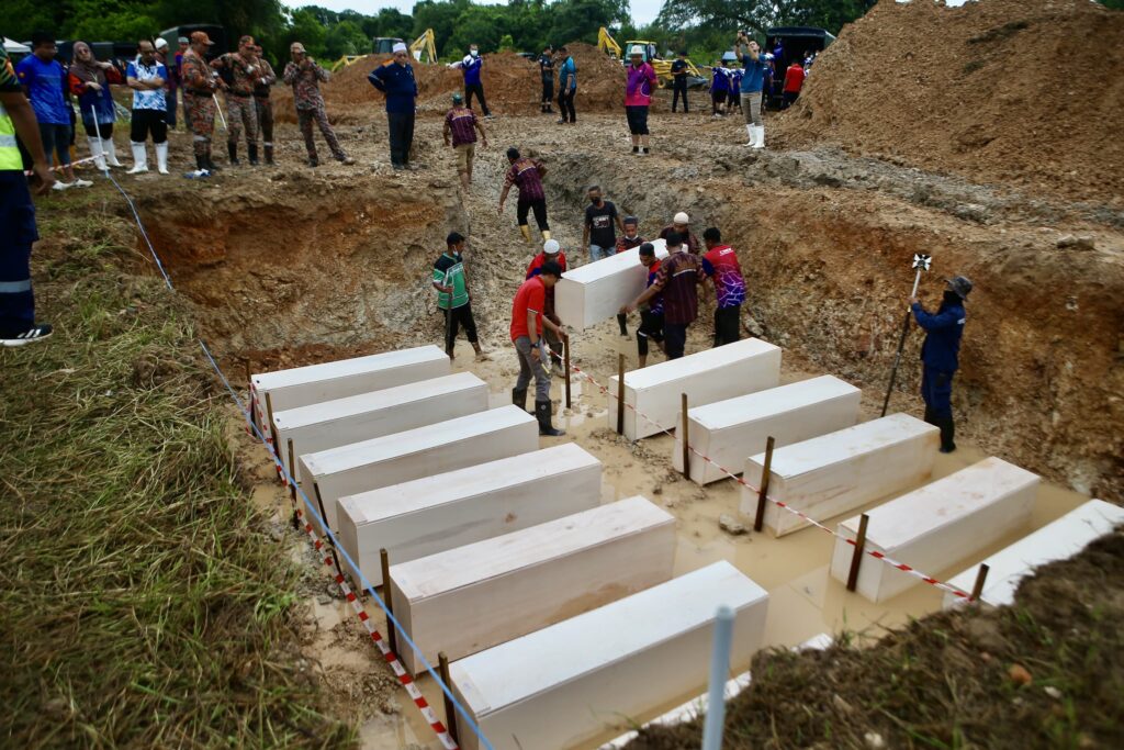 27 jenazah Rohingya mangsa bot karam selamat dikeb
