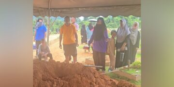 [VIDEO] Jenazah ‘terbiar’ sejam didakwa angkara pertikaian caj RM1,400