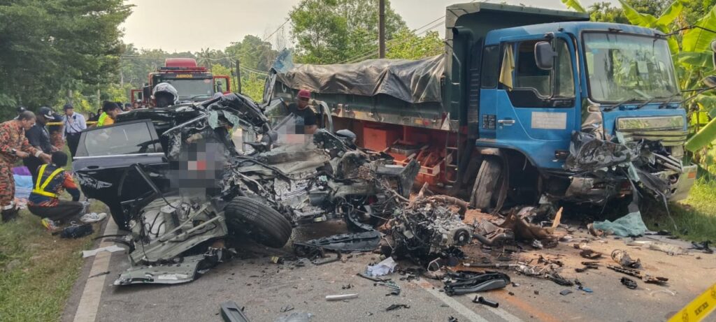 [KEMASKINI] Bayi 6 bulan antara enam maut SUV bertembung lor