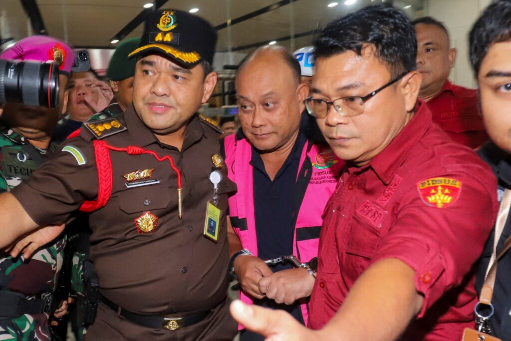 Indonesia tangkap, pecat ketua skim makanan percuma