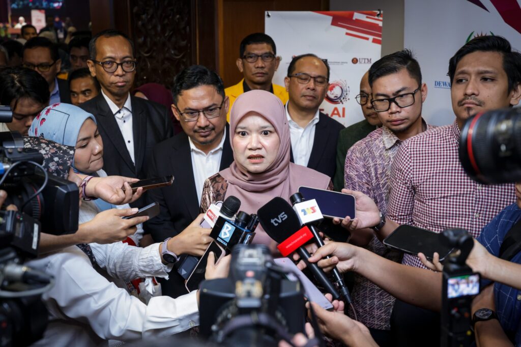 Pengambilan guru diteruskan tampung murid 6 tahun ke darjah satu
