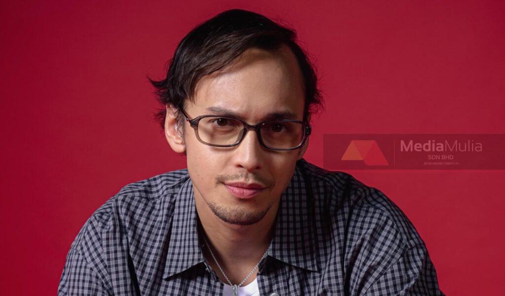 ‘Pernah menangis depan cermin, orang ingat saya gila’