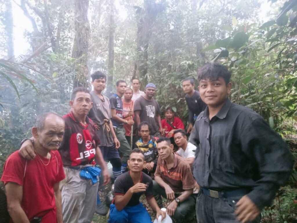 Orang Asli terlibat SAR terima bantuan tanda penghargaan