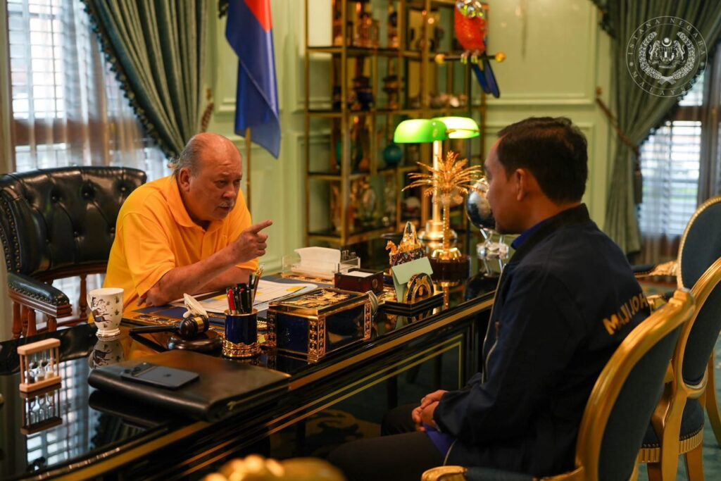 Agong terima menghadap Onn Hafiz, teliti pencapaian ekonomi negeri