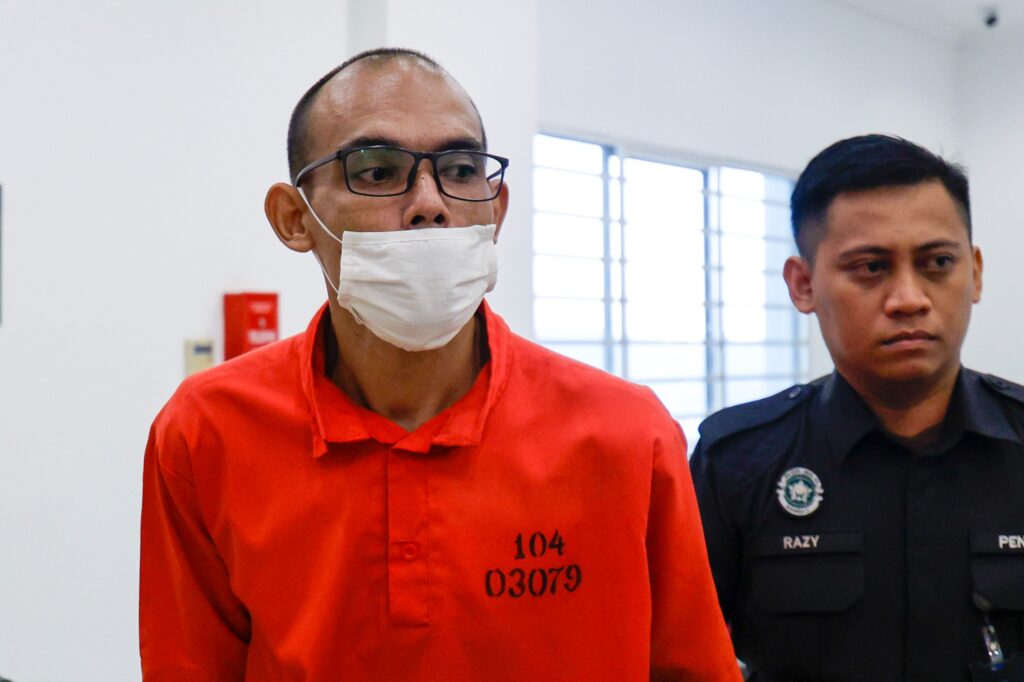 Kurung, liwat: Pemungut hutang tukar pengakuan pada hari jat