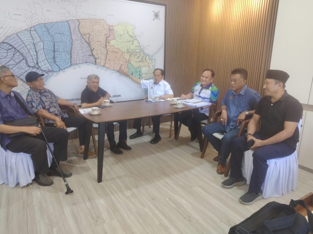 Tiga veteran kembali ke UMNO perkukuhkan parti