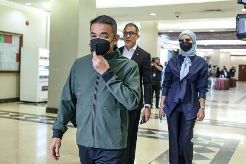 Mahkamah keluar warta pihak ketiga barang kemas isteri bekas