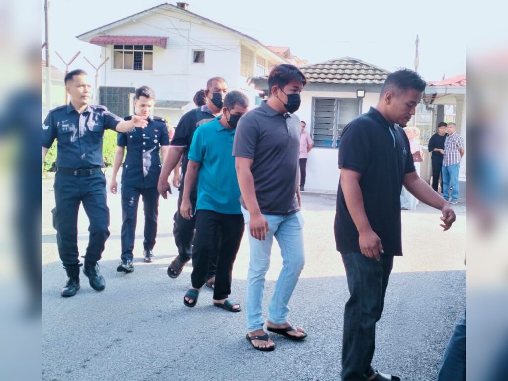 7 individu merusuh, pukul cikgu sekolah memandu didenda RM2,