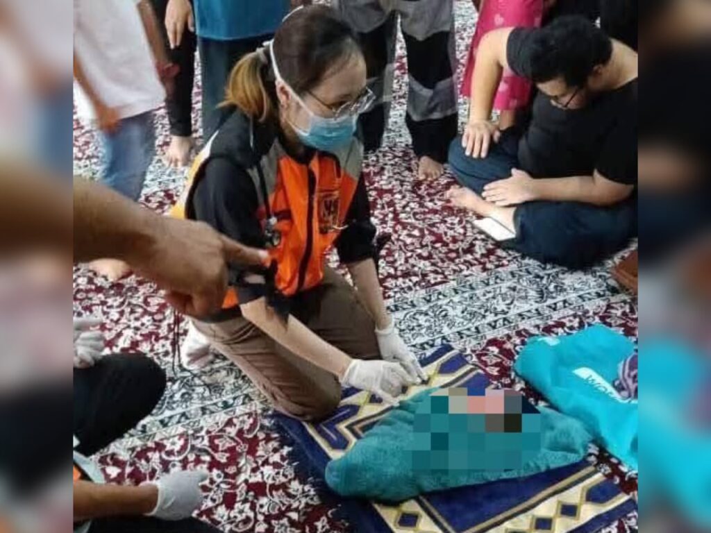 [KEMASKINI] Bayi lelaki ditinggalkan di tepi tabung surau
