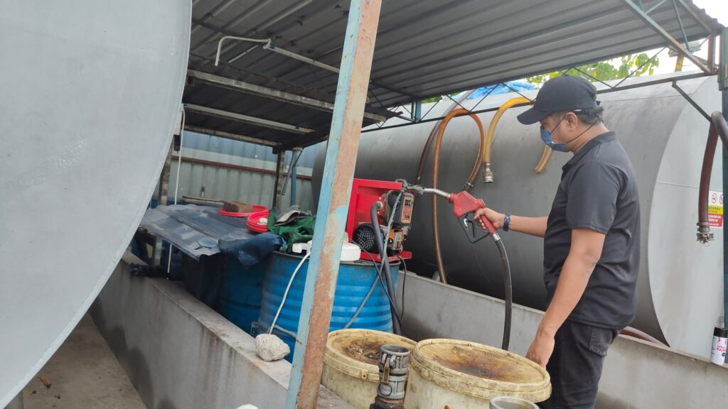 Premis tidak bernombor simpan diesel haram digempur