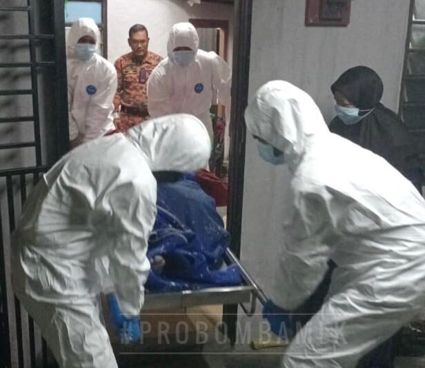 Terkejut jumpa ibu meninggal dunia dalam tandas