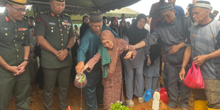‘Siti Khadijah satu-satunya anak yang masuk tentera’