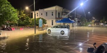 [VIDEO] Ban pecah, 32 rumah dilanda banjir