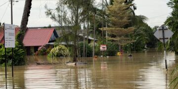 [VIDEO] Ban Pecah: Lima minit air naik, 3,000 penduduk RTB terkepung
