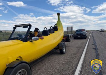 Nyaris kena tahan kerana pandu ‘kereta pisang’ 