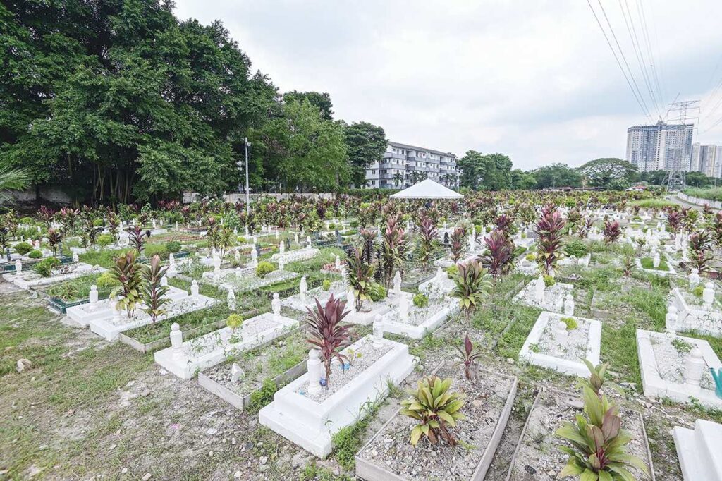 Caj urusan kebumi naik, cecah RM2,400
