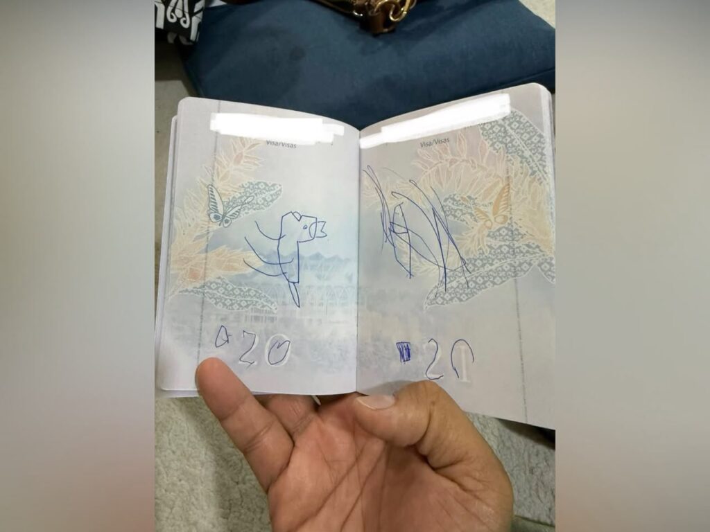 Terpaksa tangguh ‘flight’ ke hari lain, pasport rosak diconteng