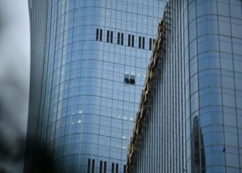 Pesawat langgar pencakar langit Beijing