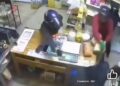[VIDEO] Cemas dilibas pedang dalam samun kedai runcit