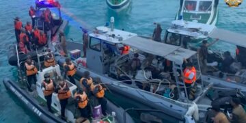 Pengawal pantai Filipina, China bertempur di  Kepulauan Spratly