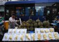 Harga durian premium runtuh, cuma RM4 sekilogram