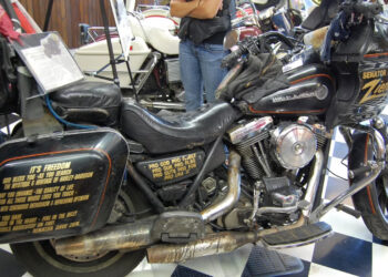 Tunggang Harley Davidson 1.6 juta kilometer