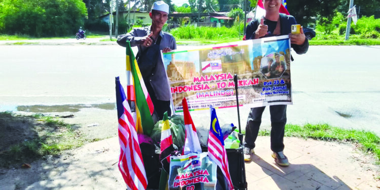 Jalan kaki dari Batam ke Mekah