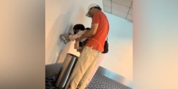 [VIDEO] Selamba biar anak ‘melepas’ dalam tong sampah KLIA