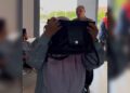 Cikgu baling pemadam papan putih hingga lebam mata