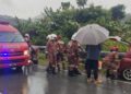Remaja maut, kereta terbabas rempuh penghadang jalan