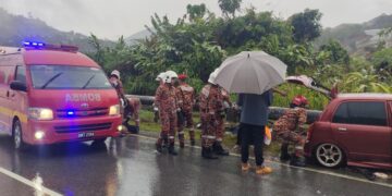 Remaja maut, kereta terbabas rempuh penghadang jalan