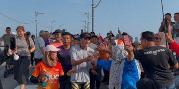 [VIDEO] Syed Saddiq ‘kutip’ lebih setengah juta untuk penduduk Muar