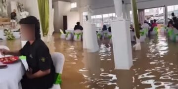 [VIDEO] ‘Banjir sekali pun, majlis tetap jalan’