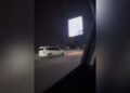 [VIDEO] Polis tahan dua lelaki lari pemeriksaan, rempuh kereta peronda